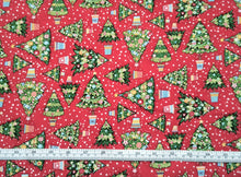 Load image into Gallery viewer, Christmas Tree - Makower UK - Red Fabric - 1/2 Meter - Cotton Fabric
