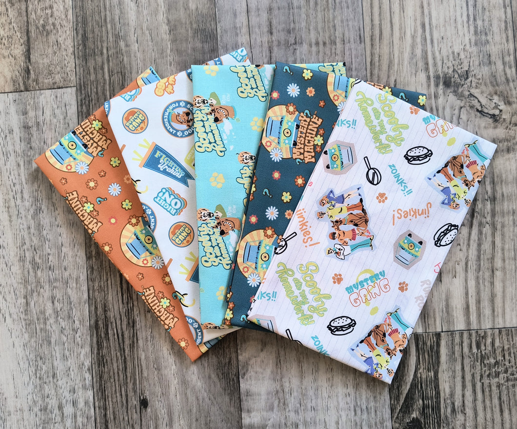 Scooby-Doo School Spirit 5PCS Fat Quarter Bundle - Cotton Fabric